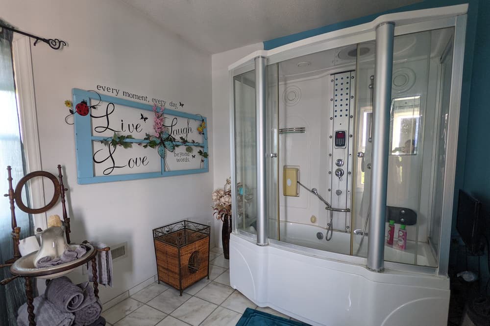 Photo of Bathroom in Elmira