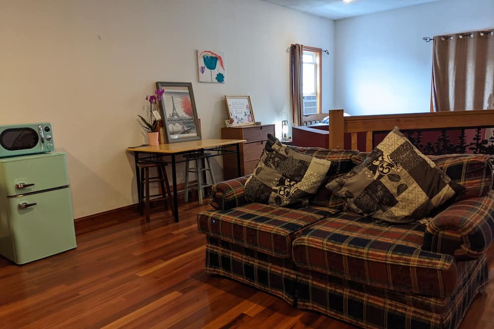 Photo of Livingroom in Elmira