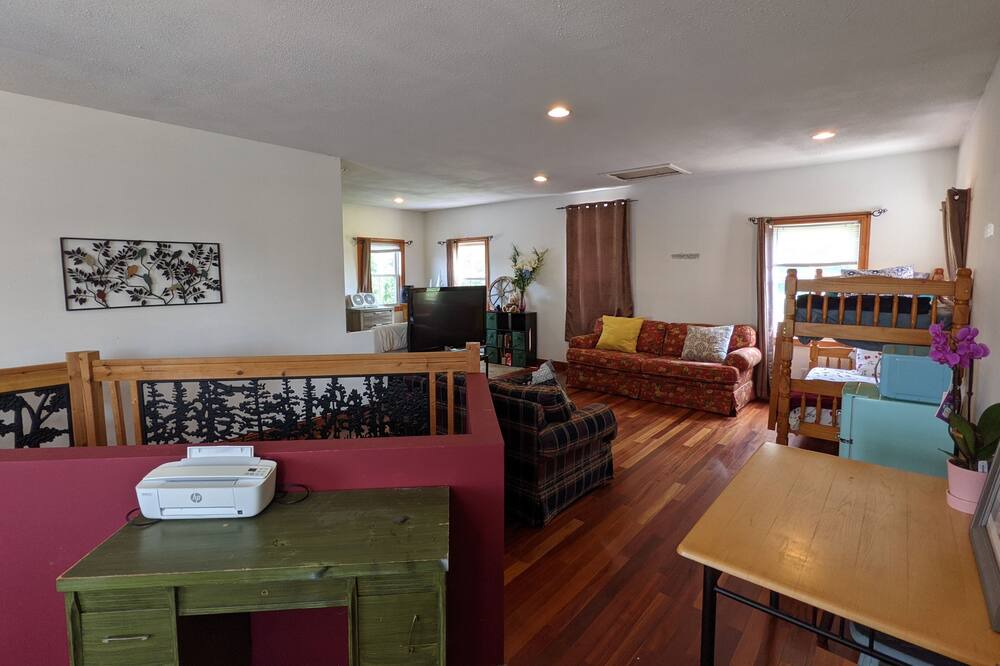 Photo of Livingroom in Elmira