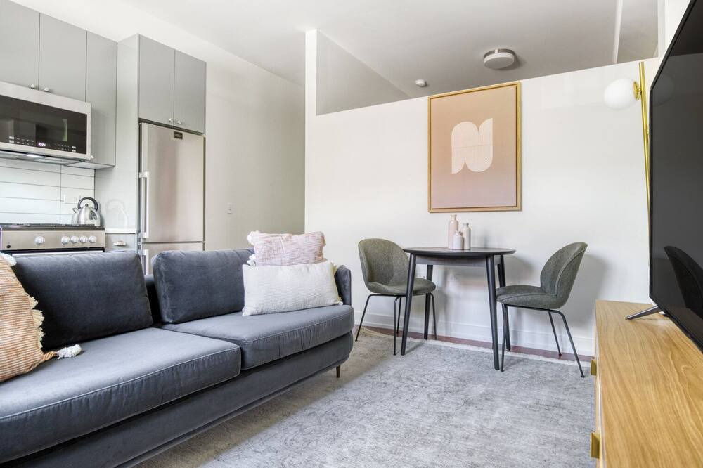 Photo of Livingroom in Near West Side