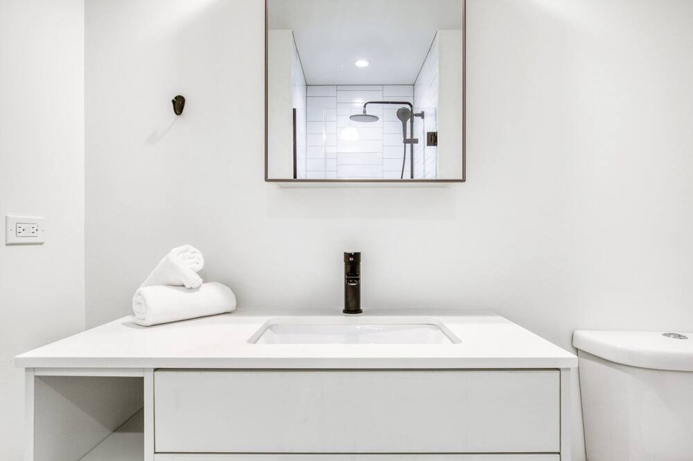 Photo of Bathroom in Near West Side