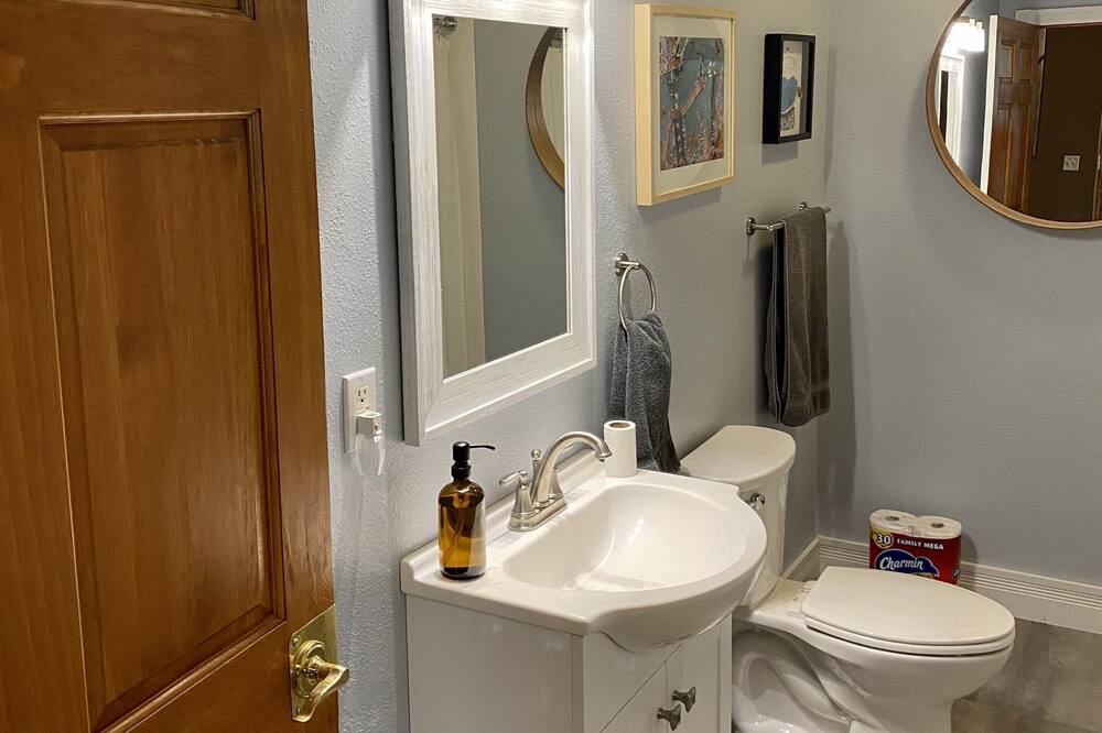 Photo of Bathroom in Jerseyville