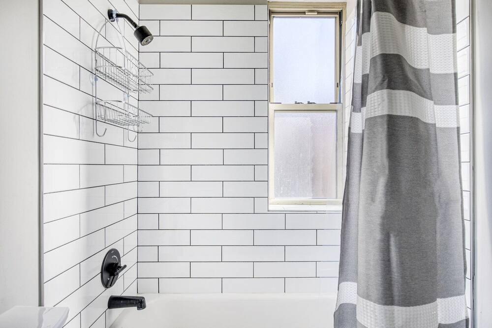 Photo of Bathroom in Lakeview