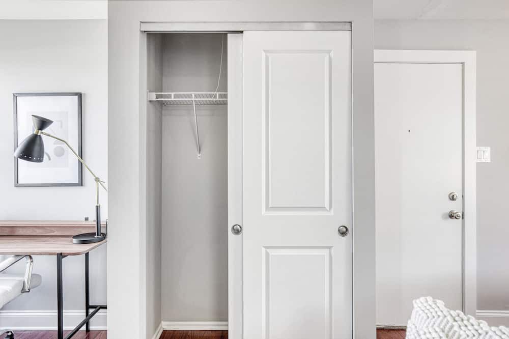 Photo of Bedroom in Lakeview