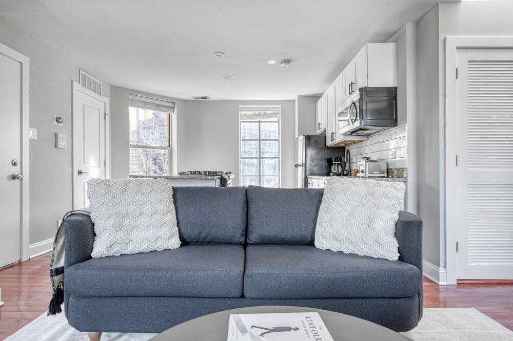 Photo of Livingroom in Lakeview