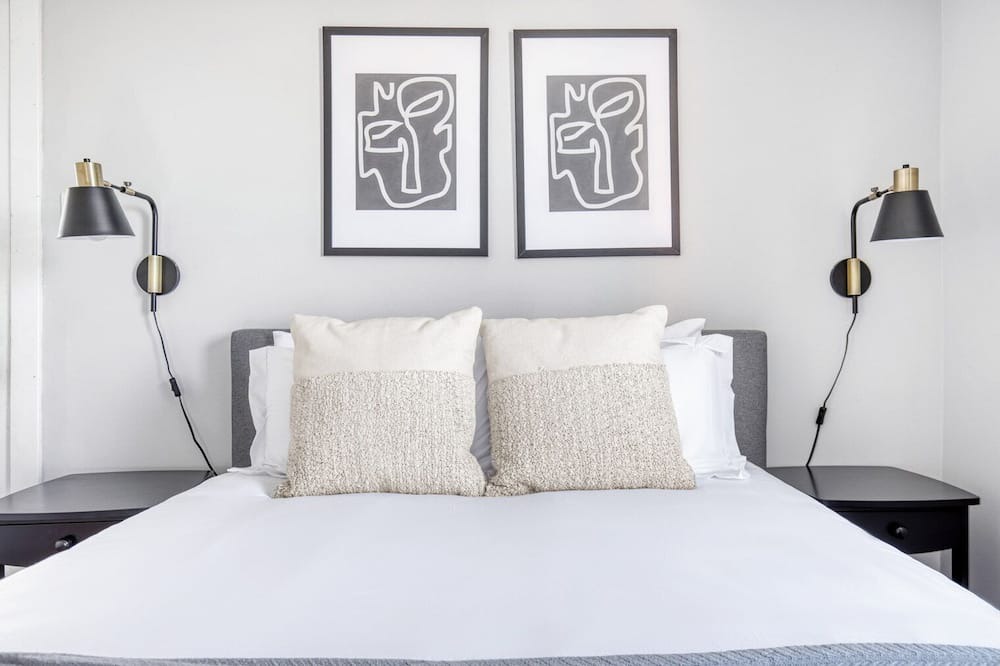 Photo of Bedroom in Lakeview