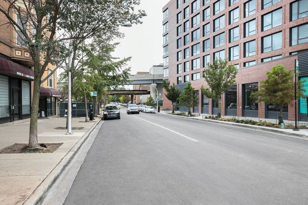 Photo of Outdoor in Lakeview