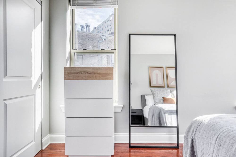 Photo of Bedroom in Lakeview