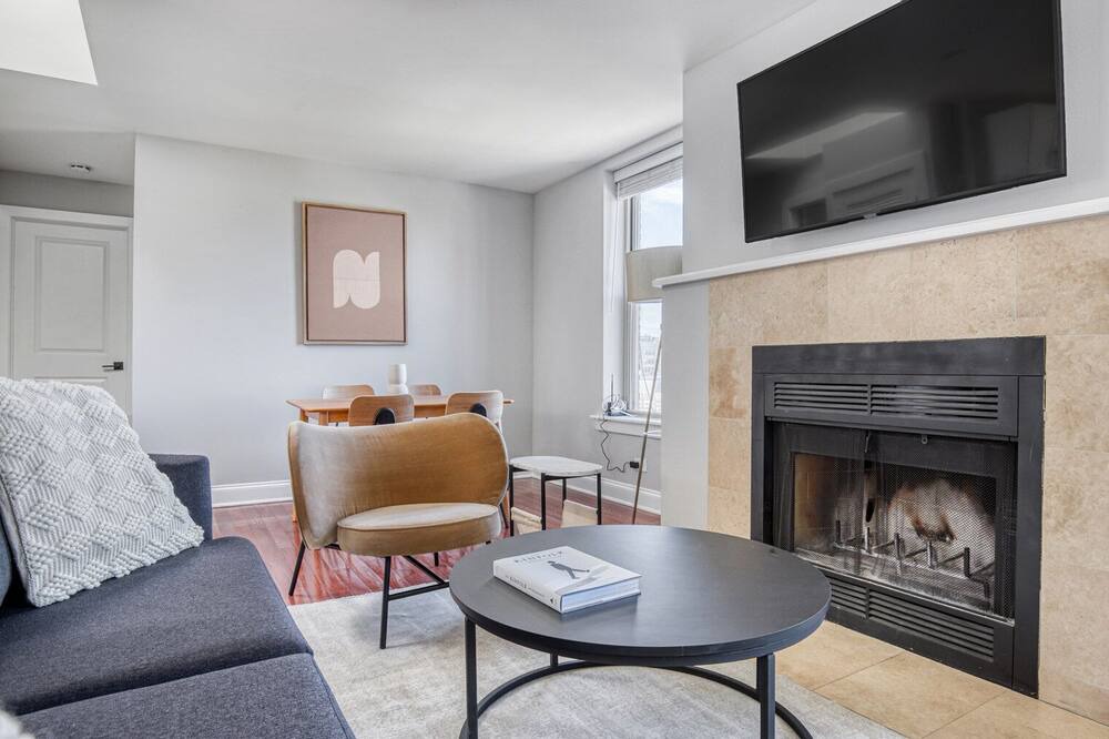 Photo of Livingroom in Lakeview