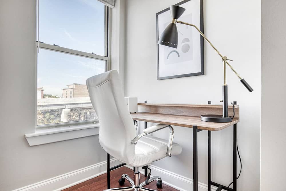 Photo of Bedroom in Lakeview