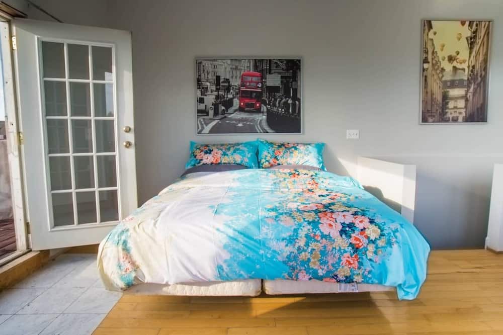 Photo of Bedroom in Pulaski Park