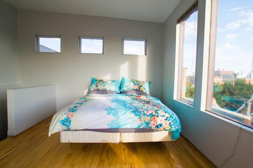 Photo of Bedroom in Pulaski Park