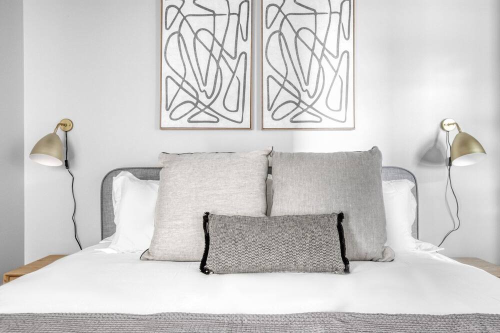 Photo of Bedroom in Near West Side