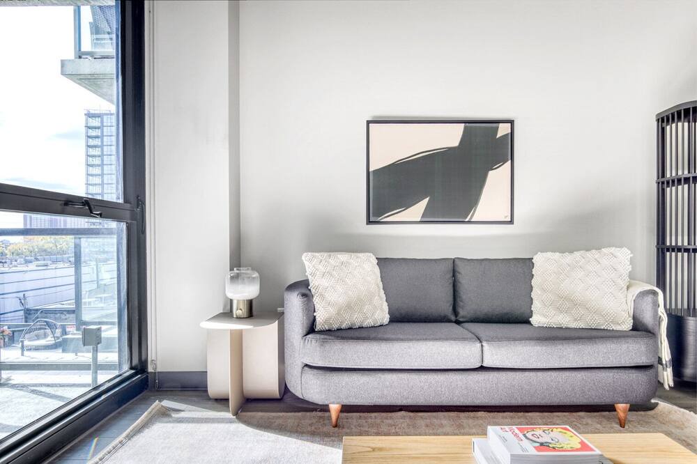 Photo of Livingroom in Near West Side
