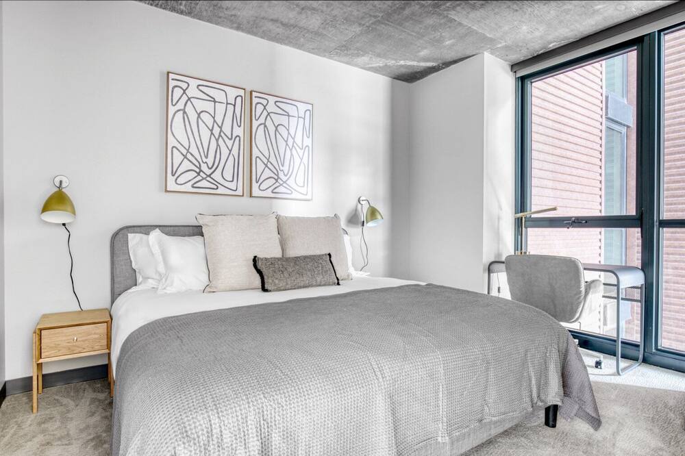 Photo of Bedroom in Near West Side