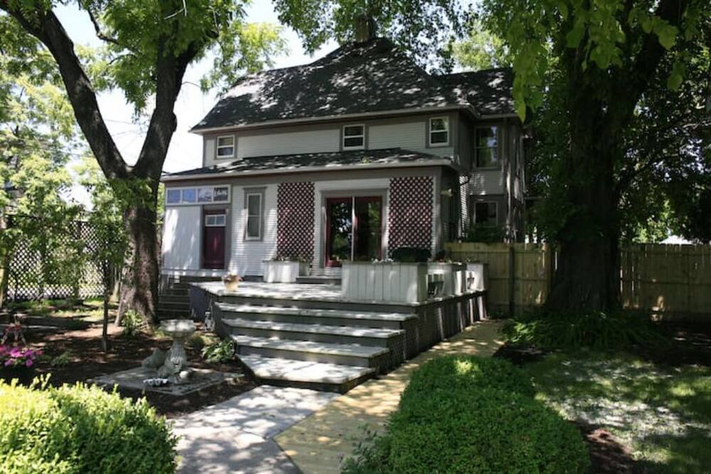 Photo of Outdoor in Utica