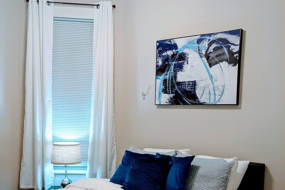 Photo of Bedroom in Bronzeville