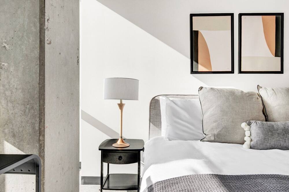 Photo of Bedroom in Near West Side