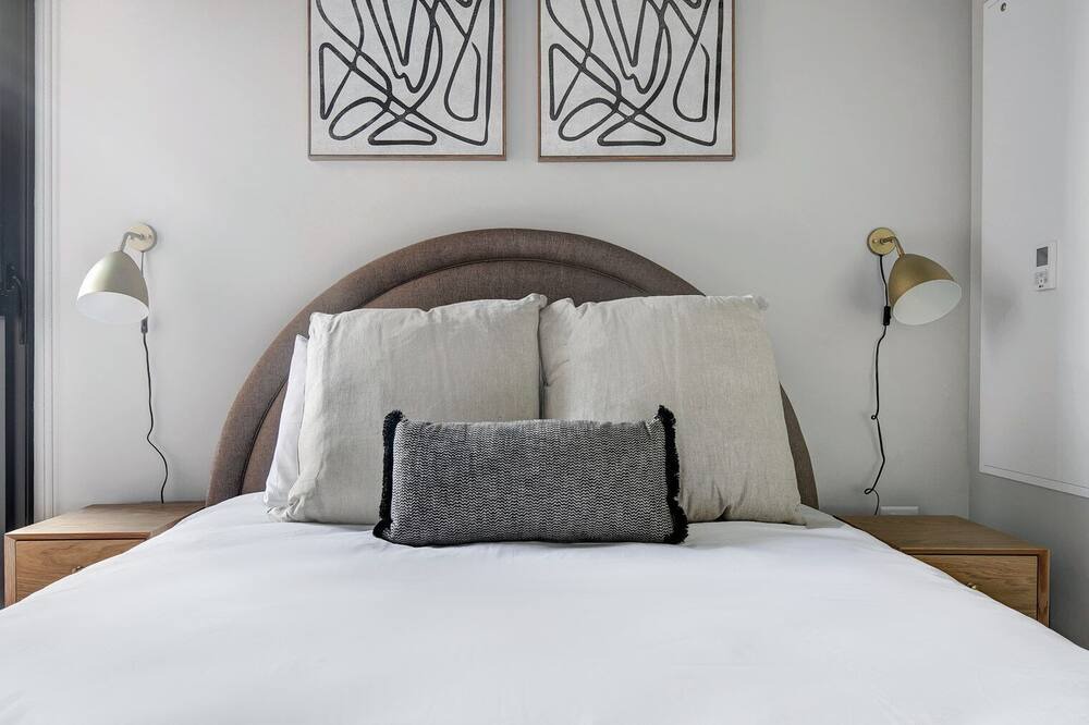 Photo of Bedroom in Near West Side