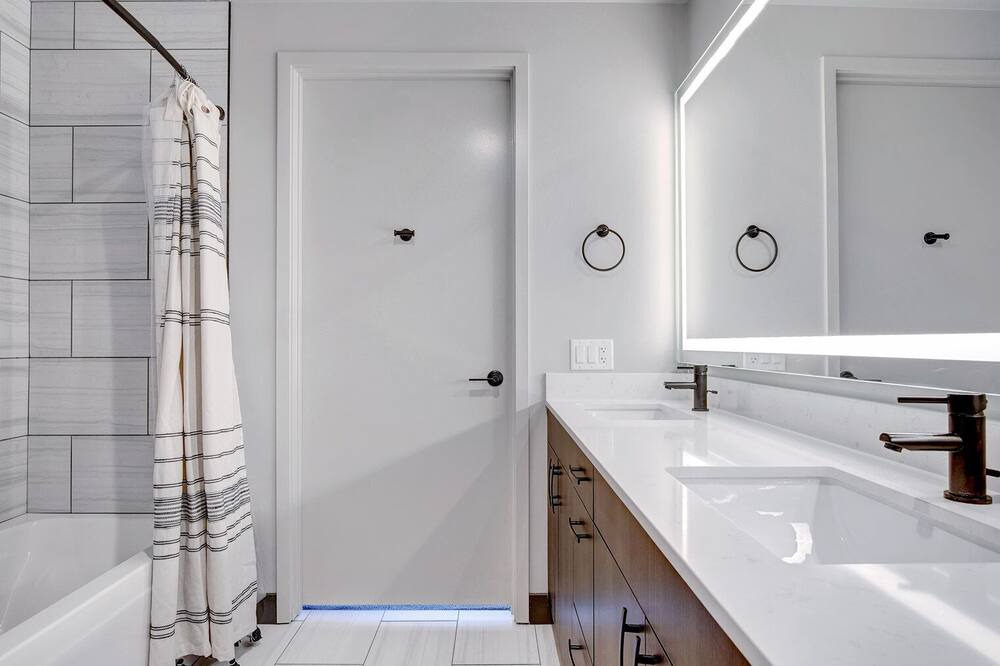 Photo of Bathroom in Near West Side