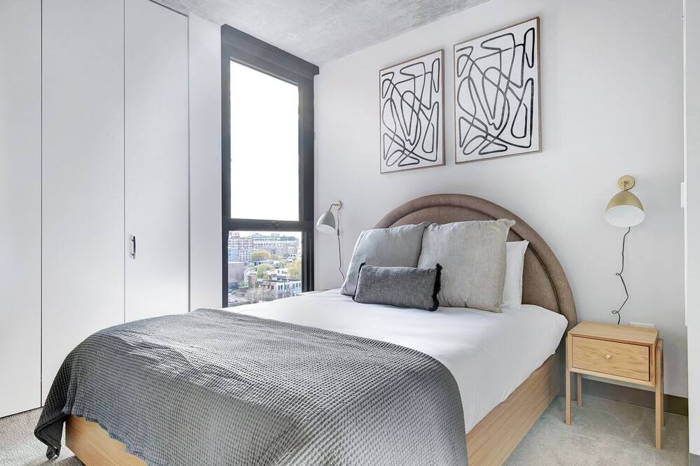 Photo of Bedroom in Near West Side