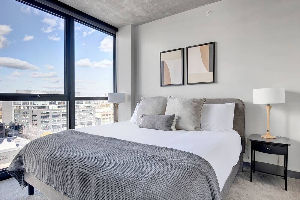 Photo of Bedroom in Near West Side