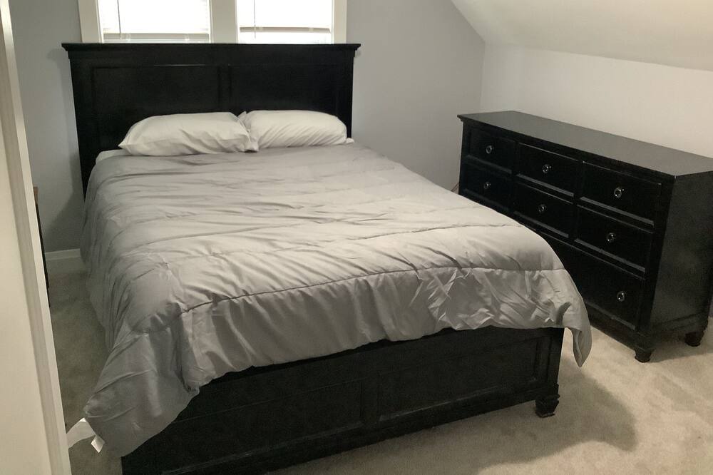 Photo of Bedroom in Waukegan