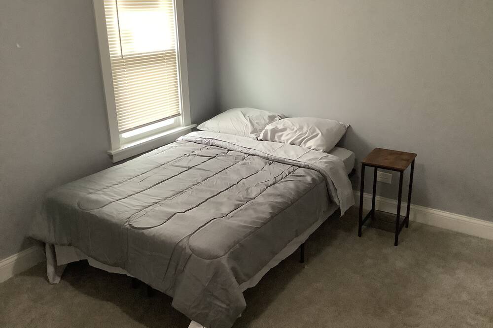 Photo of Bedroom in Waukegan