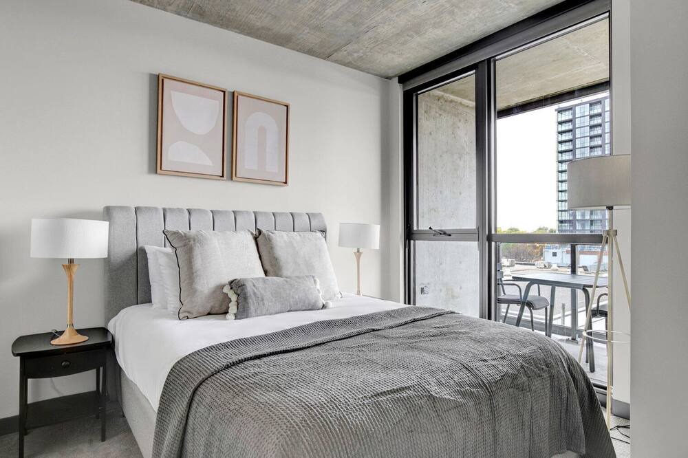 Photo of Bedroom in Near West Side
