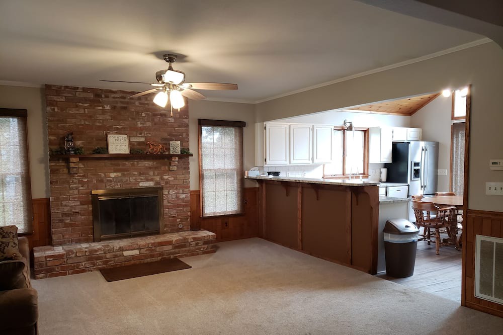 Photo of Bedroom in Adair