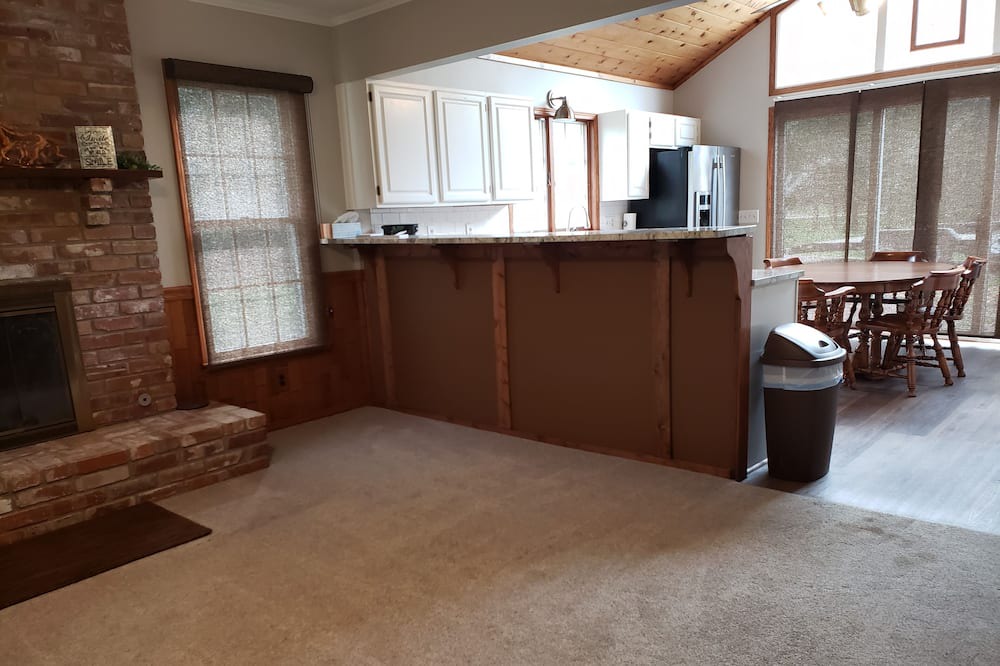 Photo of Bedroom in Adair