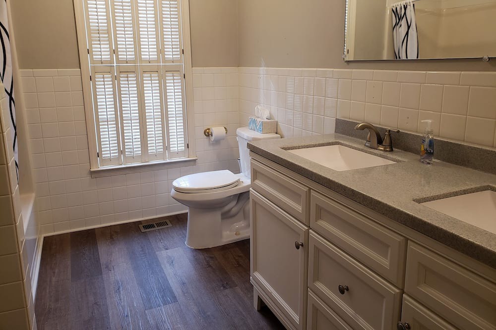 Photo of Bathroom in Adair