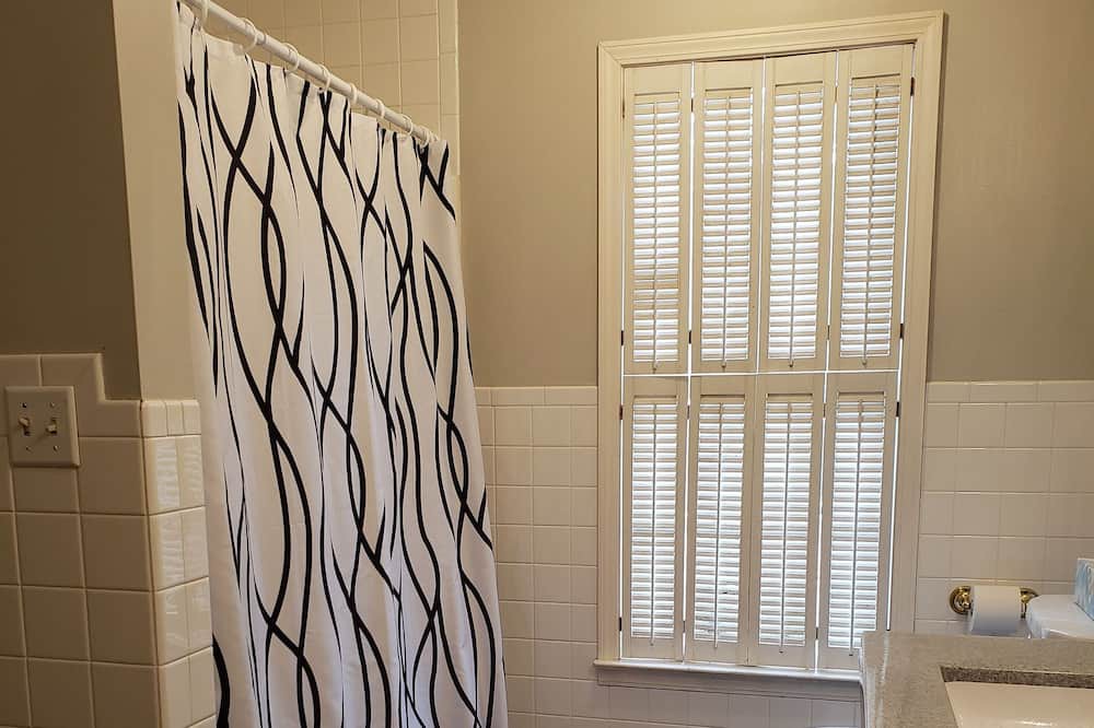Photo of Bathroom in Adair
