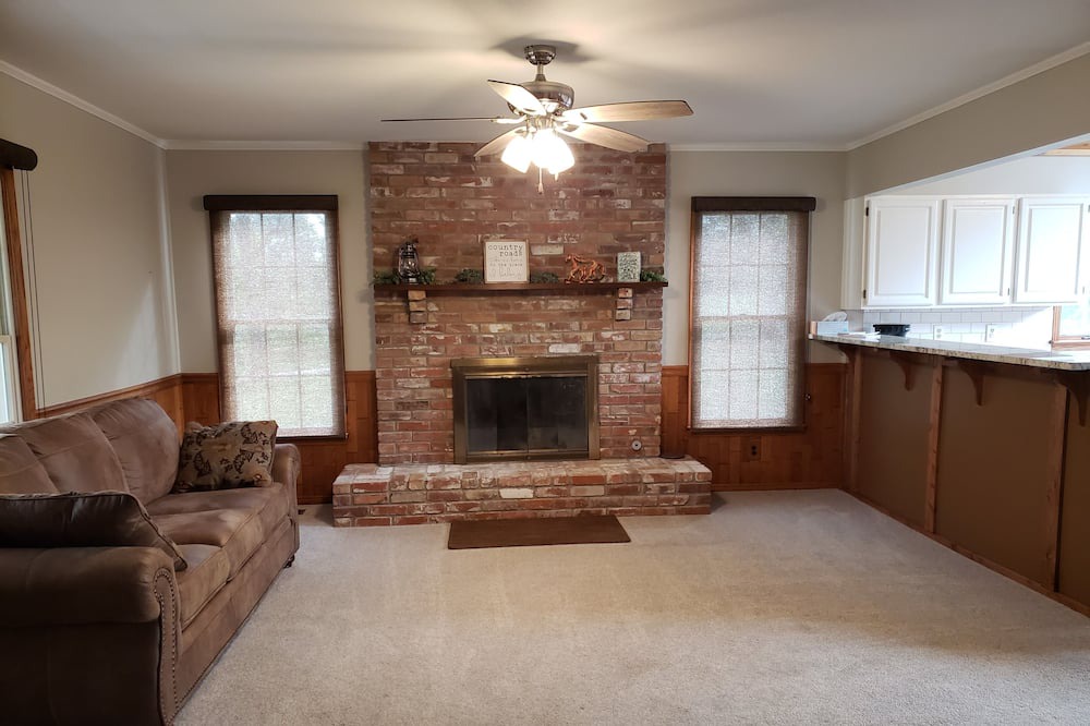 Photo of Livingroom in Adair