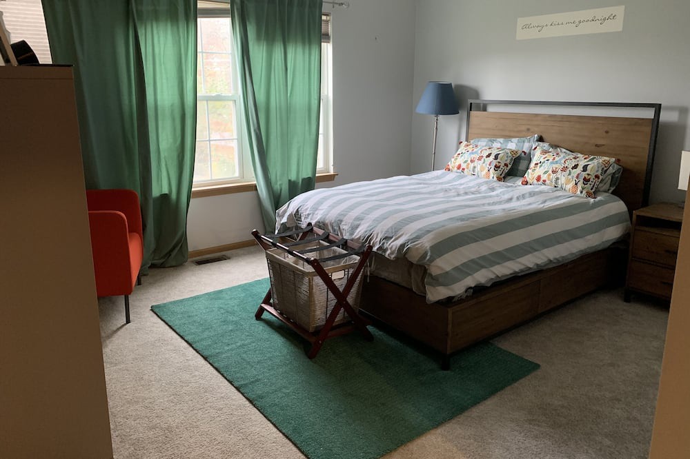 Photo of Bedroom in Carpentersville