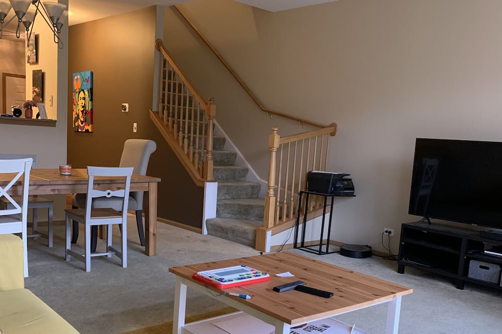 Photo of Livingroom in Carpentersville