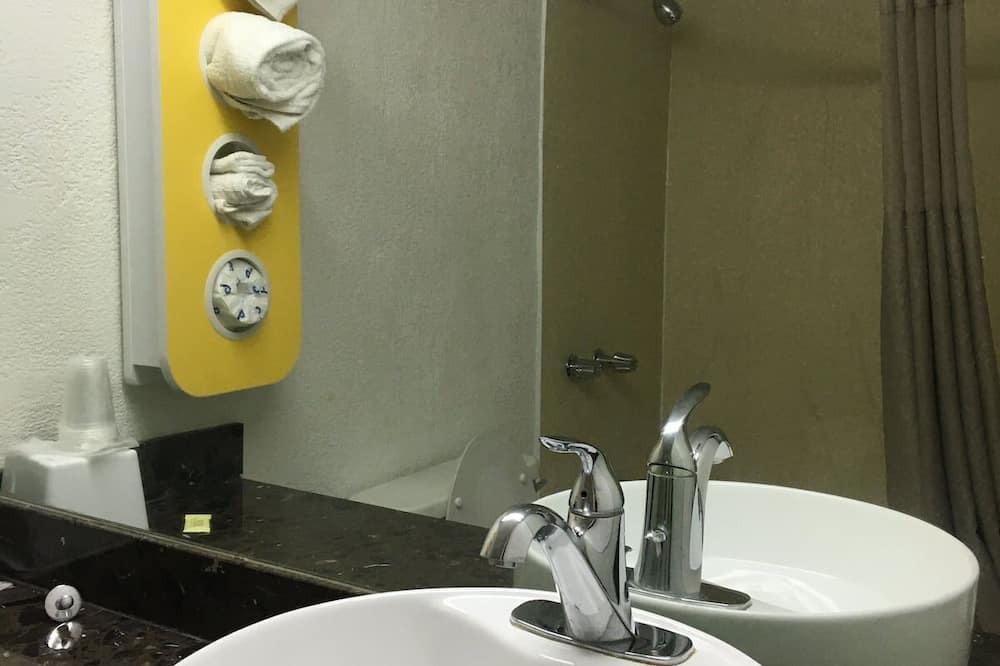 Photo of Bathroom in Melrose Park