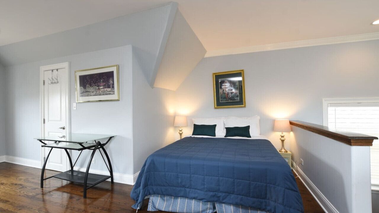 Photo of Bedroom in North Center