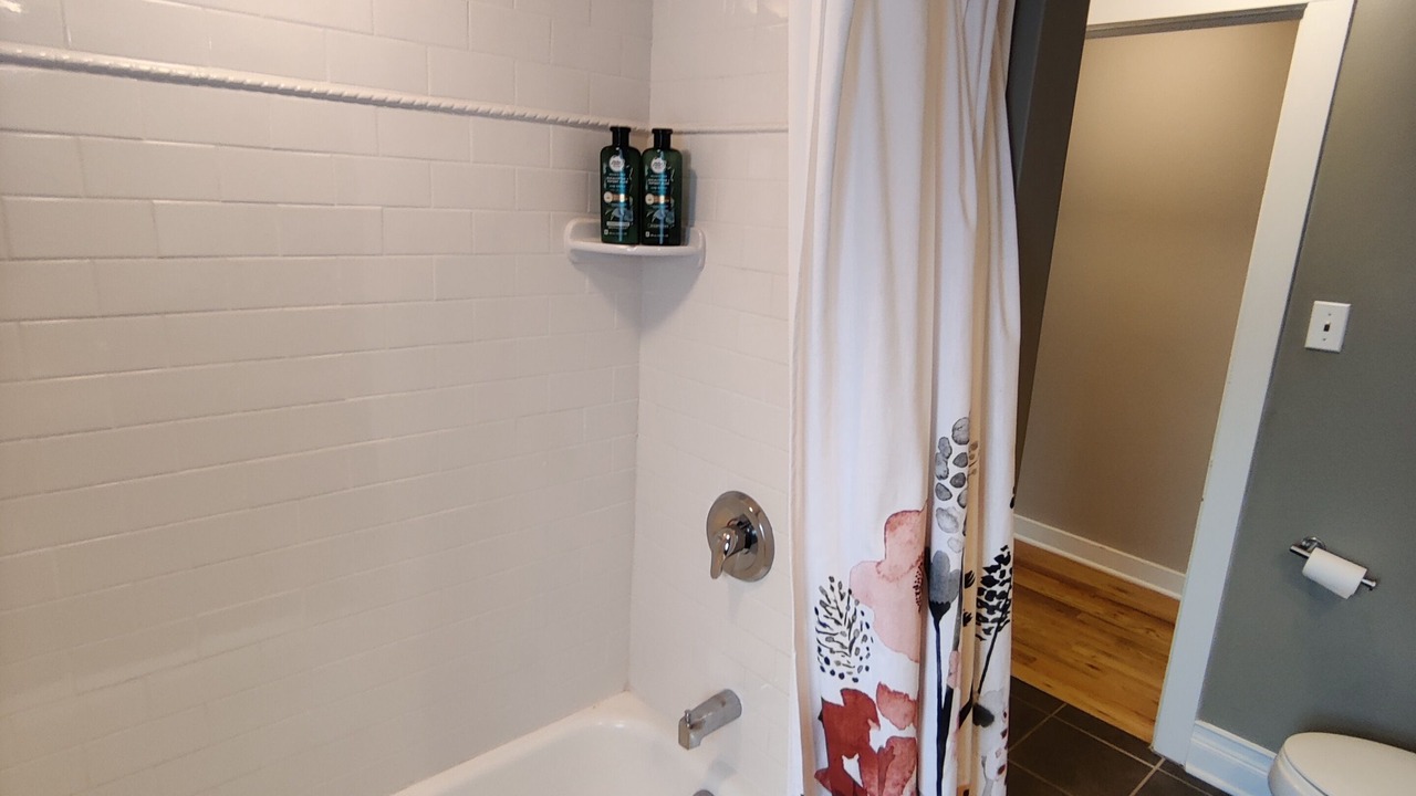 Photo of Bathroom in Oak Park