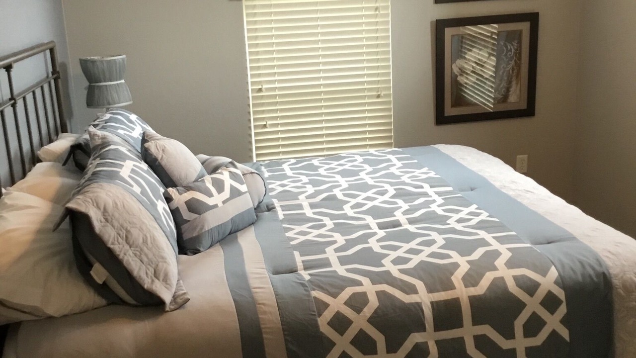 Photo of Bedroom in Rosamond
