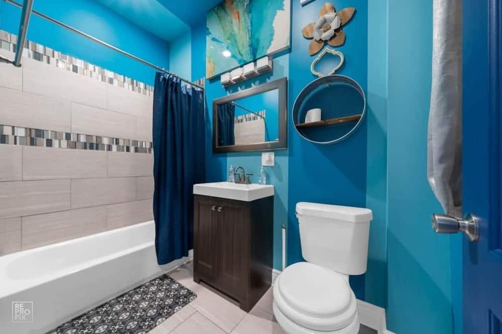 Photo of Bathroom in Grand Boulevard