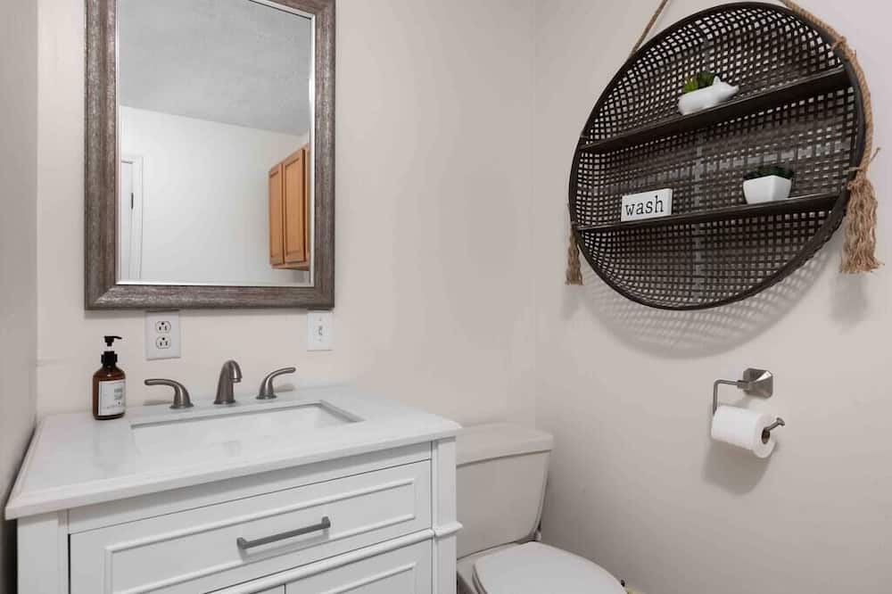 Photo of Bathroom in Plainview