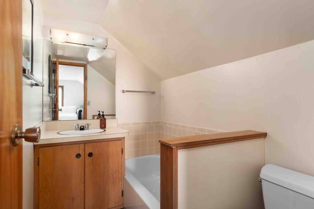 Photo of Bathroom in Plainview