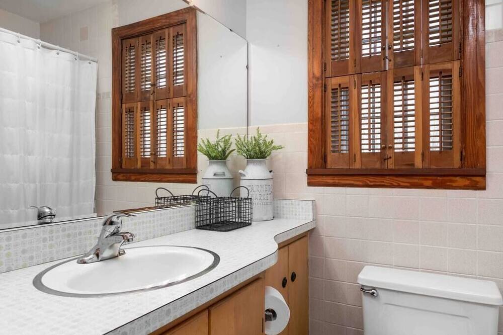 Photo of Bathroom in Plainview