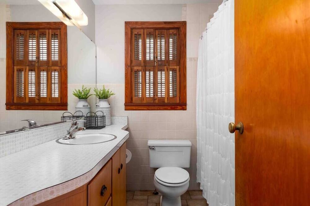 Photo of Bathroom in Plainview