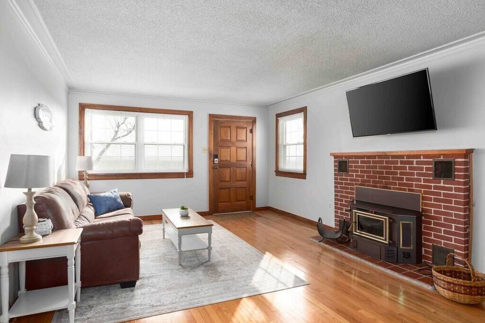 Photo of Livingroom in Plainview