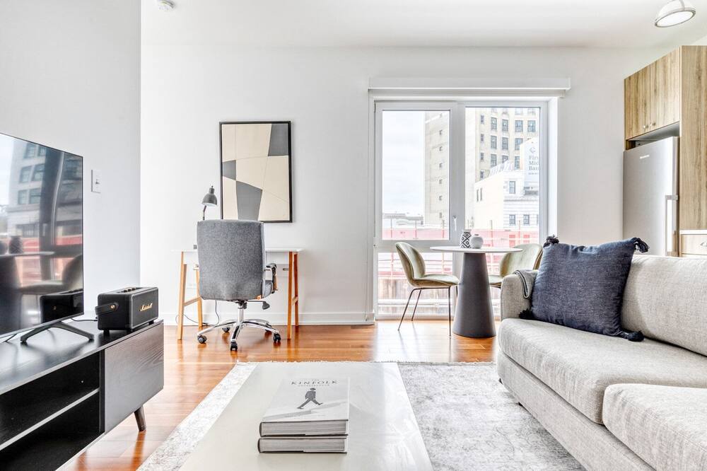 Photo of Livingroom in Uptown