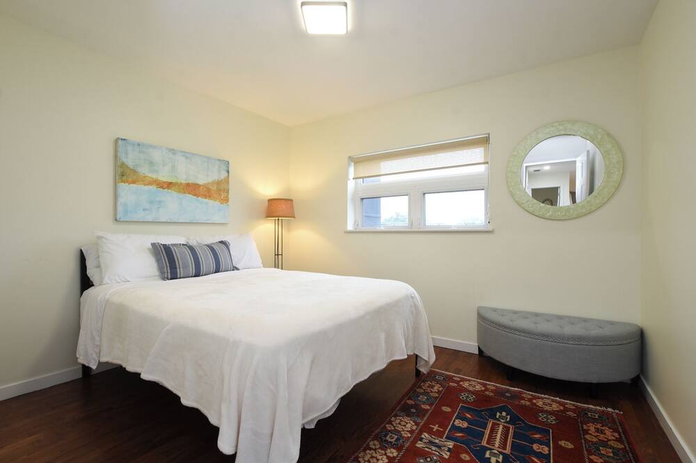 Photo of Bedroom in West Bucktown