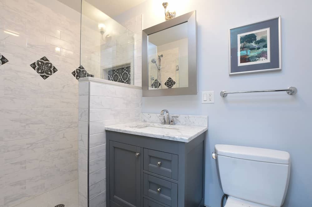 Photo of Bathroom in West Bucktown