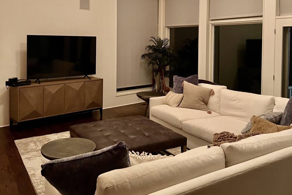 Photo of Livingroom in Winnetka
